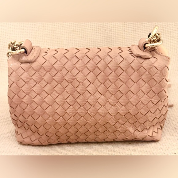Sondra Roberts Pink Woven Crossbody Bag - Picture 2 of 3